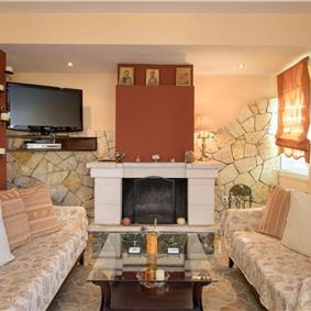 7 bedroom seaside villa with pool, Kassiopi, sleeps 13